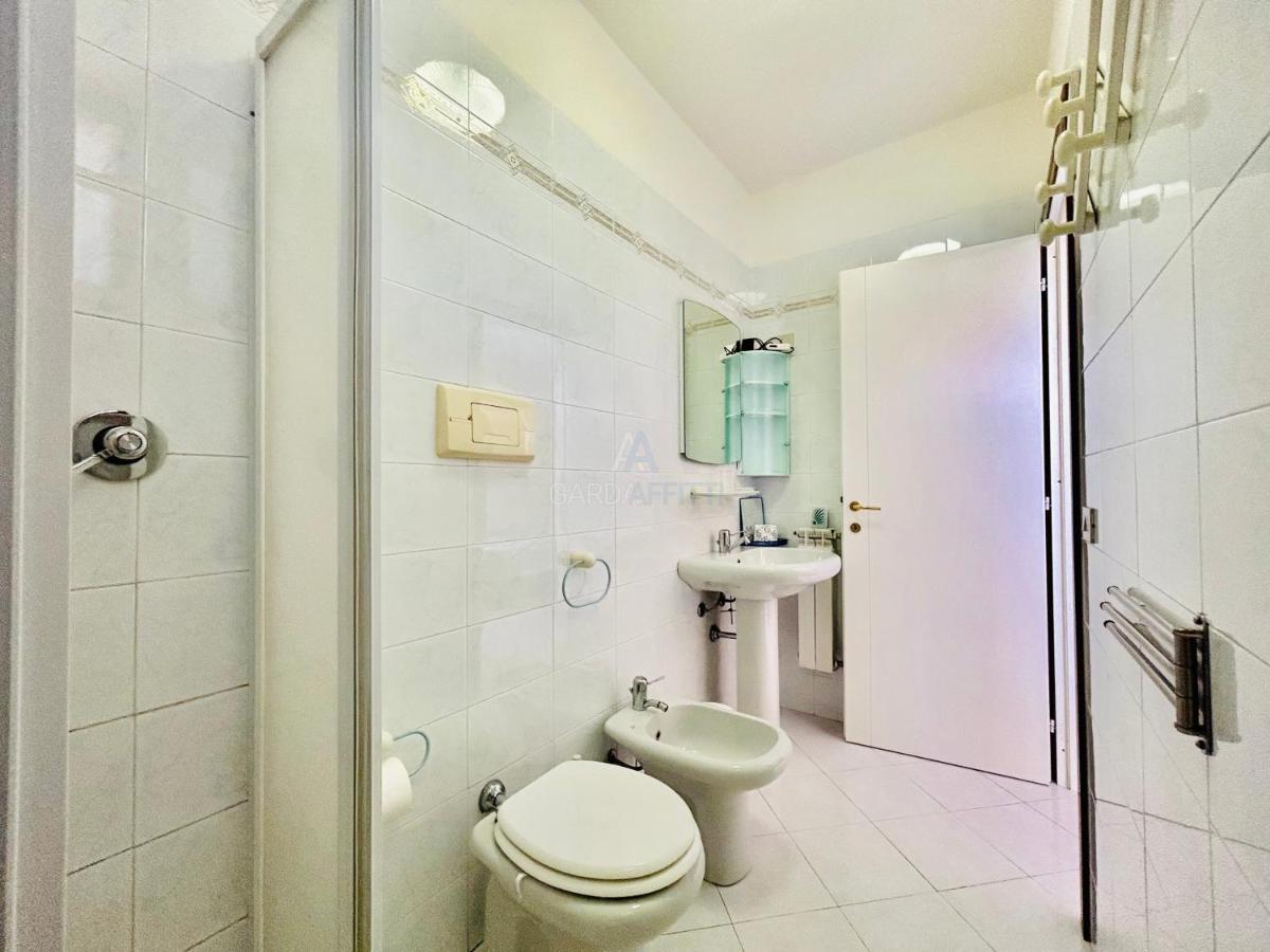 Perseo Apartment - 200M Dal Lago Di Garda Sirmione Eksteriør billede