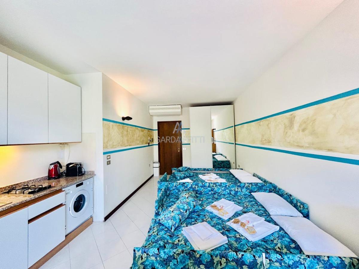 Perseo Apartment - 200M Dal Lago Di Garda Sirmione Eksteriør billede